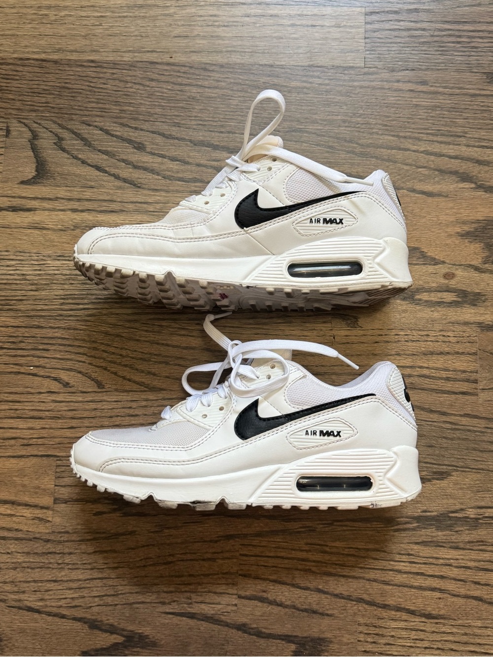 Women’s Nike Air Sneakers! 👟